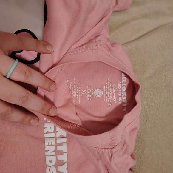 Hello Kitty & Friends 5-Piece Clothing Bundle - Shirts & Biker Shorts - Picture 3 of 10